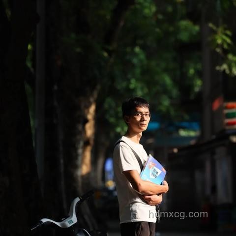 唐尚珺转身：从高考考场到大学校园的趋势启示